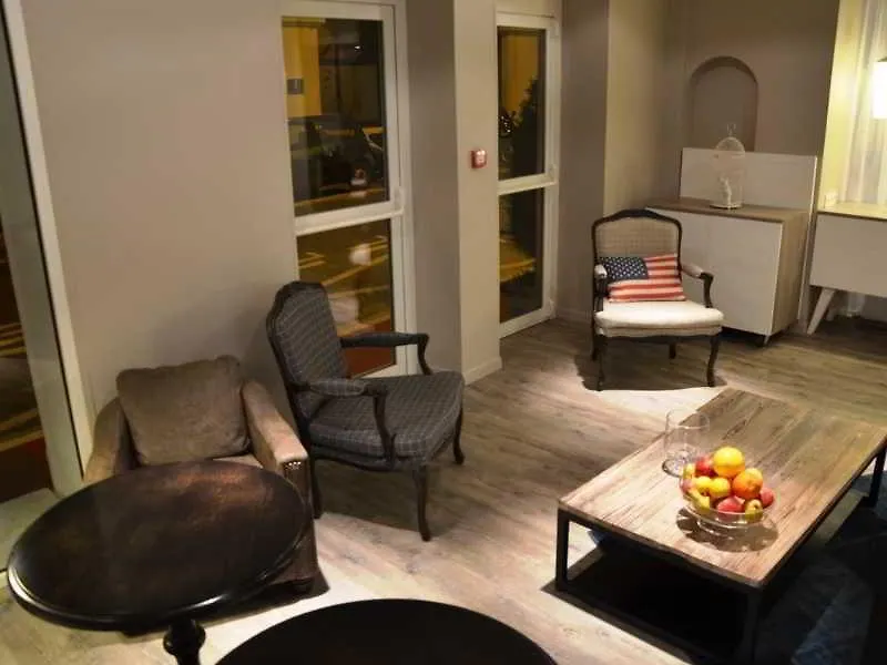 Hotel America Cannes 4*,