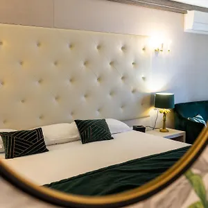 Otel Le Fouquet's