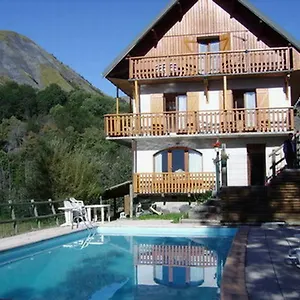 https://le-clos-de-cluny.hotels-rhonealpes.com